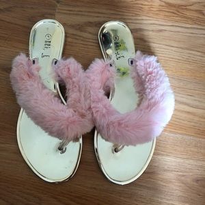 Flip flops fluffy